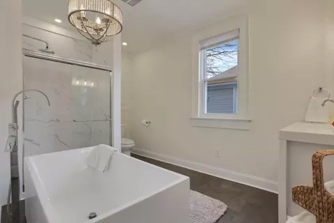 Bath - 233 E 6th Ave, Lancaster, OH 43130 photo 1 of 4