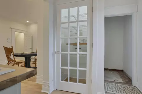 Entry Way - 233 E 6th Ave, Lancaster, OH 43130 photo 2 of 2
