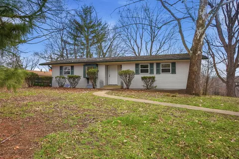 1220 Cambridge Pl, Circleville, OH 43113