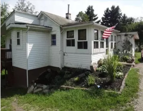 79 E Palmer St, Jacksonville, OH 45740