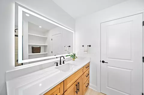 Bath - 5195 River Forest Rd, Dublin, OH 43017 photo 8 of 13