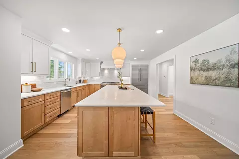 Kitchen - 5195 River Forest Rd, Dublin, OH 43017 photo 5 of 12