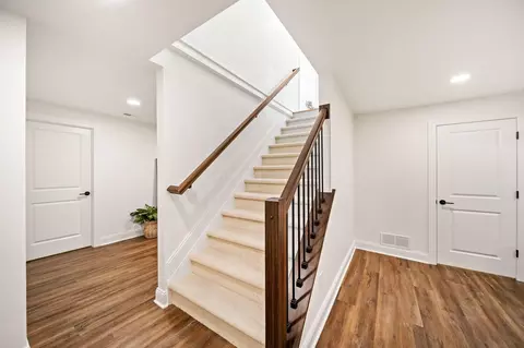 Entry Way - 5195 River Forest Rd, Dublin, OH 43017 photo 9 of 11