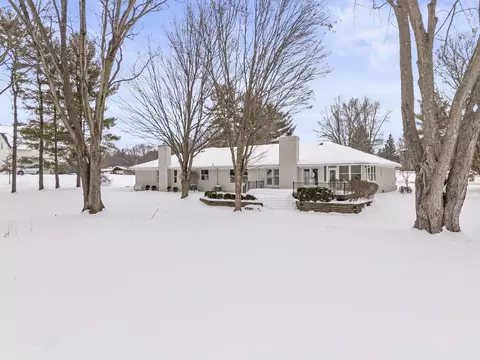 Exterior - 5195 River Forest Rd, Dublin, OH 43017 photo 5 of 7