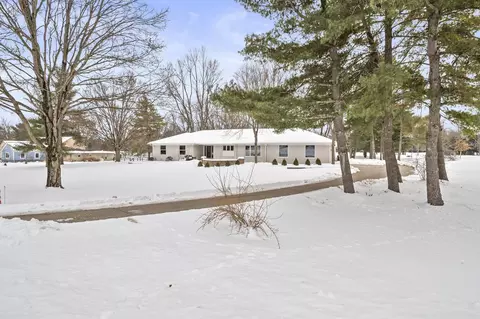 Exterior - 5195 River Forest Rd, Dublin, OH 43017 photo 2 of 7