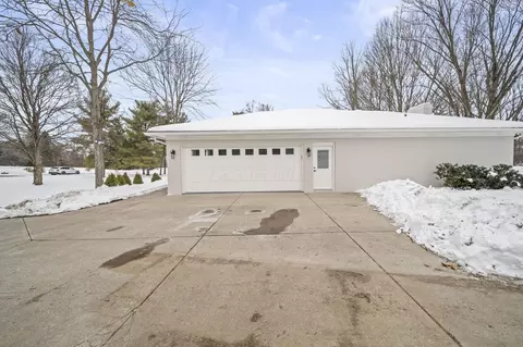 Exterior - 5195 River Forest Rd, Dublin, OH 43017 photo 7 of 7