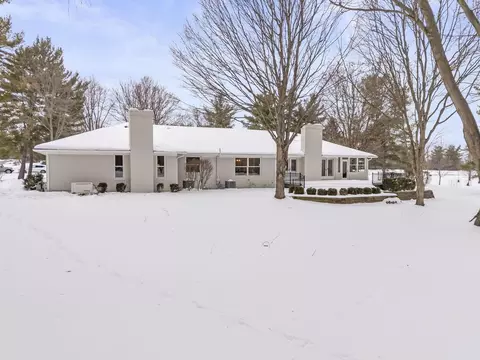 Exterior - 5195 River Forest Rd, Dublin, OH 43017 photo 6 of 7