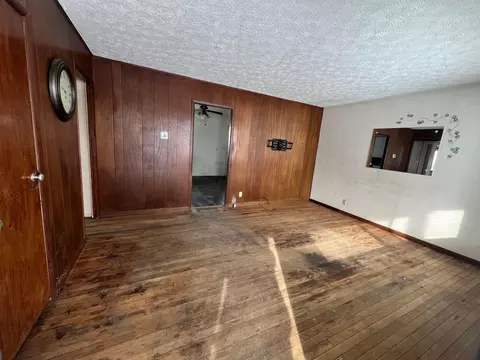 Living - 336 Cedarcrest Ave, Newark, OH 43055 photo 2 of 4