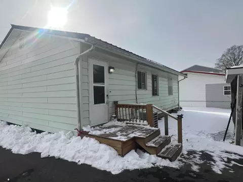 Exterior - 336 Cedarcrest Ave, Newark, OH 43055 photo 4 of 8