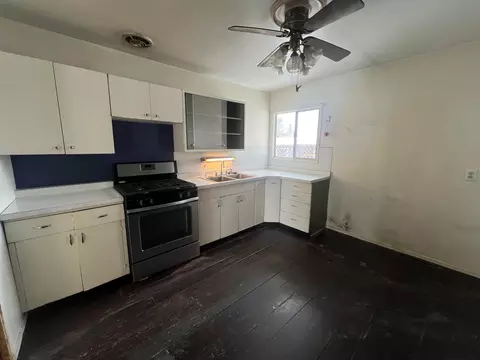 Kitchen - 336 Cedarcrest Ave, Newark, OH 43055 photo 2 of 5