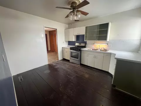 Kitchen - 336 Cedarcrest Ave, Newark, OH 43055 photo 3 of 5