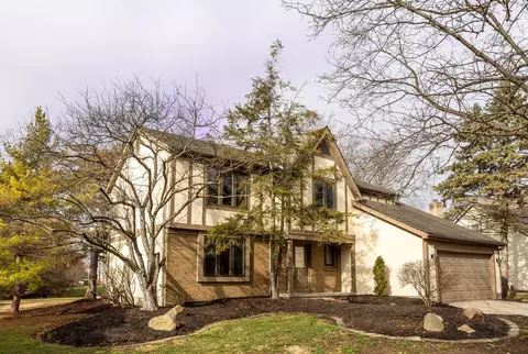 7081 Wendy Trail Ln, Dublin, OH 43017