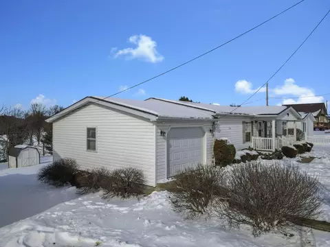 104 Vine St, New Lexington, OH 43764