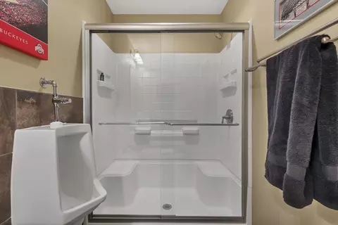 Bath - 6949 Kellogg Dr, Powell, OH 43065 photo 10 of 10