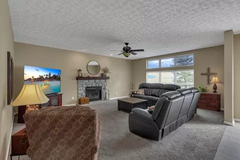 Living - 6949 Kellogg Dr, Powell, OH 43065 photo 1 of 4