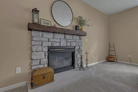 Living - 6949 Kellogg Dr, Powell, OH 43065 photo 4 of 4