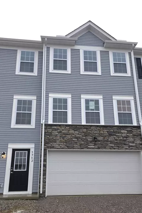 5976 Abernathy Ln, Columbus, OH 43232