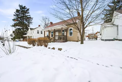 Exterior - 378 E Franklin St, Circleville, OH 43113 photo 2 of 5