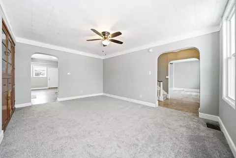 Living - 378 E Franklin St, Circleville, OH 43113 photo 4 of 4