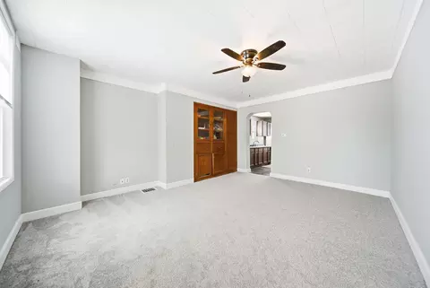 Living - 378 E Franklin St, Circleville, OH 43113 photo 3 of 4