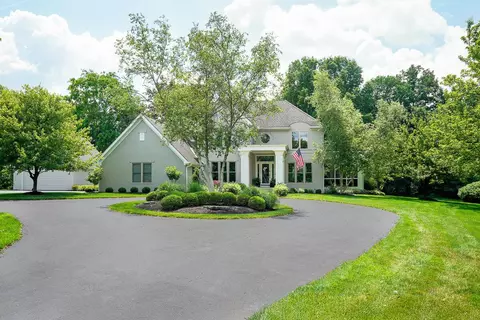 2820 Colts Neck Rd, Blacklick, OH 43004