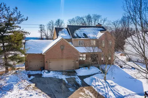 180 Oakwood Ct, Westerville, OH 43081