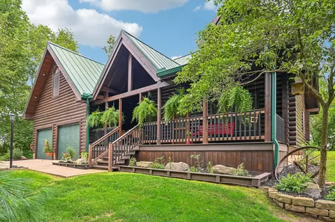 3712 Yatesville Wissler Rd NE, Bloomingburg, OH 43106