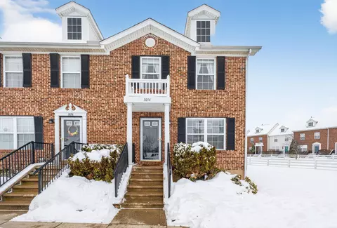 1054 Shady Lake Dr, Columbus, OH 43228