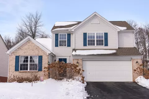7482 Old River Dr, Blacklick, OH 43004