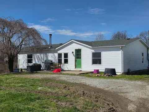 13591 Jake Tom Rd, Logan, OH 43138