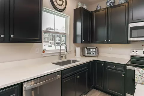 Kitchen - 323 Via Condotti, Delaware, OH 43015 photo 5 of 5