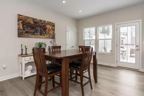 Dining - 323 Via Condotti, Delaware, OH 43015 photo 1 of 2