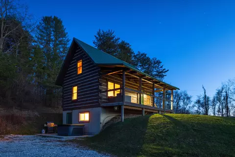 37462 Price Rd, Logan, OH 43138