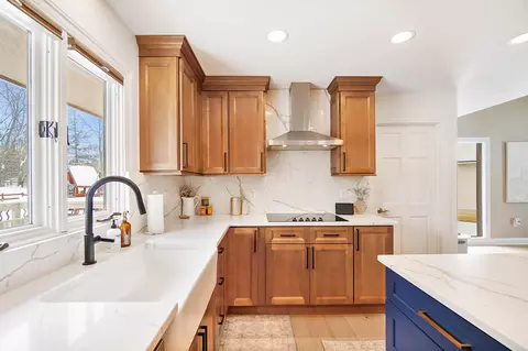 Kitchen - 4977 Dunkerrin Ct, Dublin, OH 43017 photo 7 of 9
