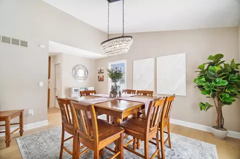 Dining - 4977 Dunkerrin Ct, Dublin, OH 43017 photo 4 of 5