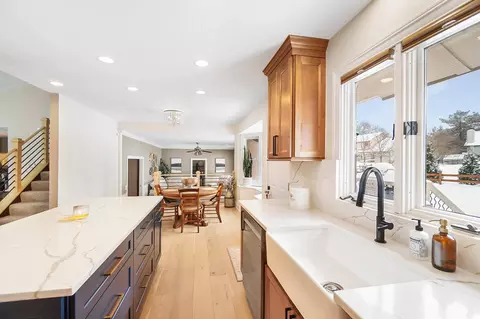 Kitchen - 4977 Dunkerrin Ct, Dublin, OH 43017 photo 6 of 9