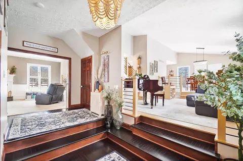 Entry Way - 4977 Dunkerrin Ct, Dublin, OH 43017 photo 3 of 5