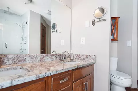 Bath - 4977 Dunkerrin Ct, Dublin, OH 43017 photo 11 of 12
