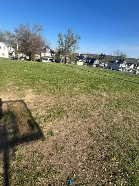 239 N Cedar St, Newark, OH 43055