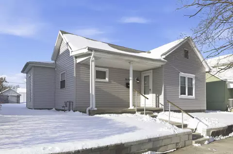 910 E Paint St, Washington Court House, OH 43160