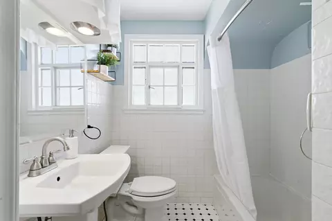 Bath - 534 Walhalla Rd, Columbus, OH 43202 photo 1 of 2