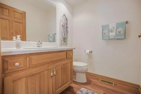 Bath - 6281 Davis Dr, Newark, OH 43056 photo 1 of 7