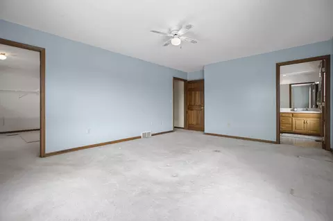 Bedroom - 6281 Davis Dr, Newark, OH 43056 photo 4 of 9