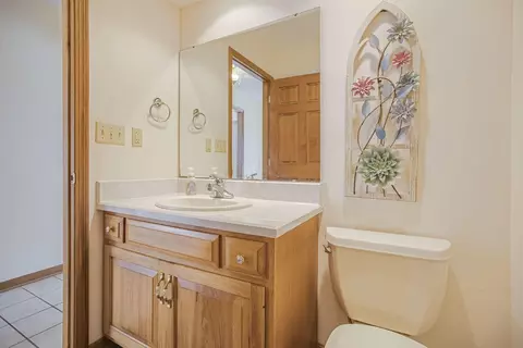 Bath - 6281 Davis Dr, Newark, OH 43056 photo 2 of 7