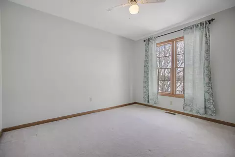 Bedroom - 6281 Davis Dr, Newark, OH 43056 photo 8 of 9