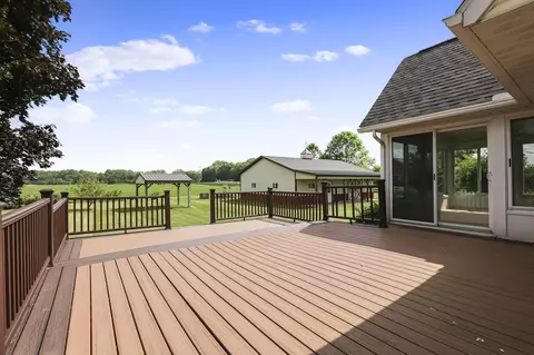 Exterior - 6281 Davis Dr, Newark, OH 43056 photo 2 of 15