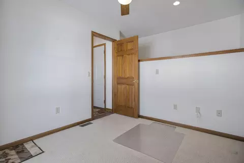 Bedroom - 6281 Davis Dr, Newark, OH 43056 photo 2 of 9
