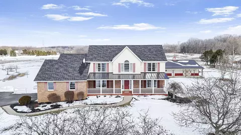 6281 Davis Dr, Newark, OH 43056