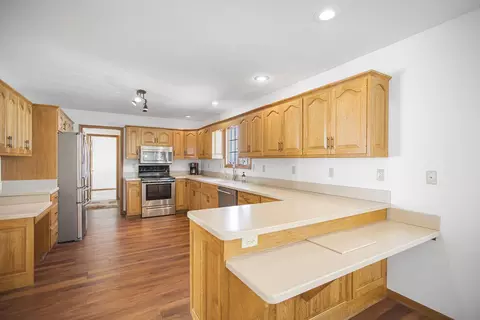 Kitchen - 6281 Davis Dr, Newark, OH 43056 photo 2 of 7