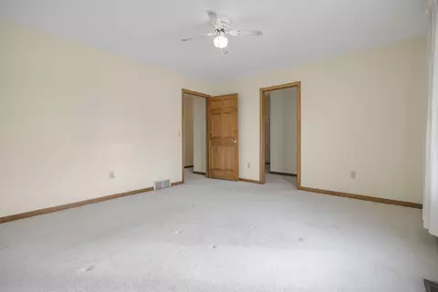 Bedroom - 6281 Davis Dr, Newark, OH 43056 photo 7 of 9